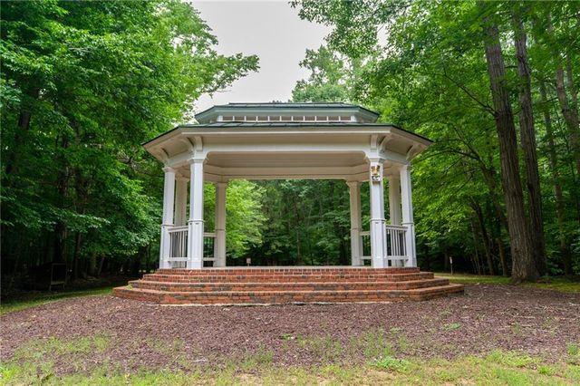 4304 Chesapeake Trace NW, Acworth, GA 30101