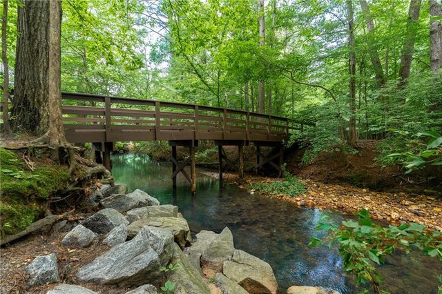 4304 Chesapeake Trace NW, Acworth, GA 30101