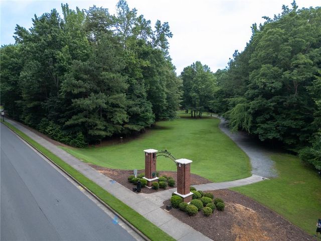 4304 Chesapeake Trace NW, Acworth, GA 30101