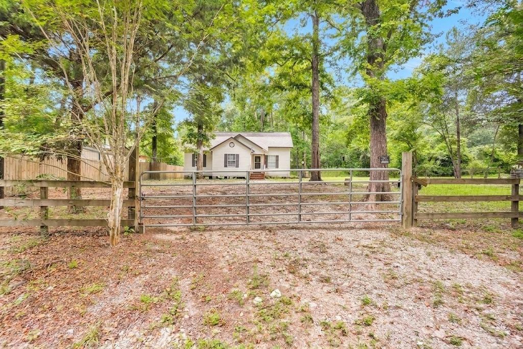 264 Buck Owens Road, Livingston, TX 77351
