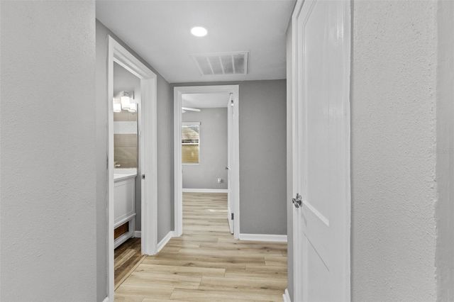 2302 S THIXTON COURT, Tampa, FL 33629