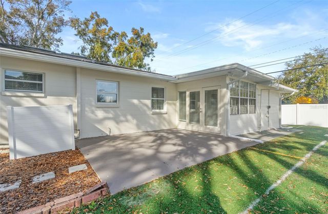 2302 S THIXTON COURT, Tampa, FL 33629