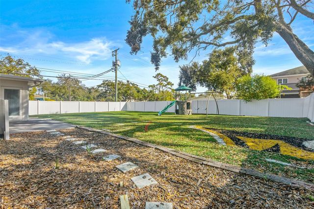 2302 S THIXTON COURT, Tampa, FL 33629