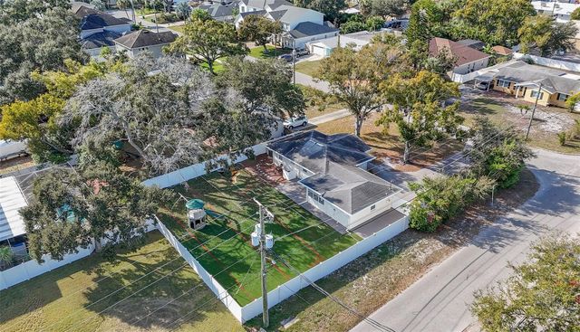 2302 S THIXTON COURT, Tampa, FL 33629