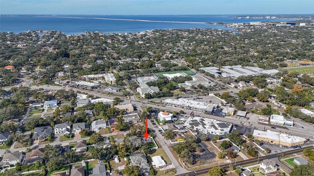 2302 S THIXTON COURT, Tampa, FL 33629