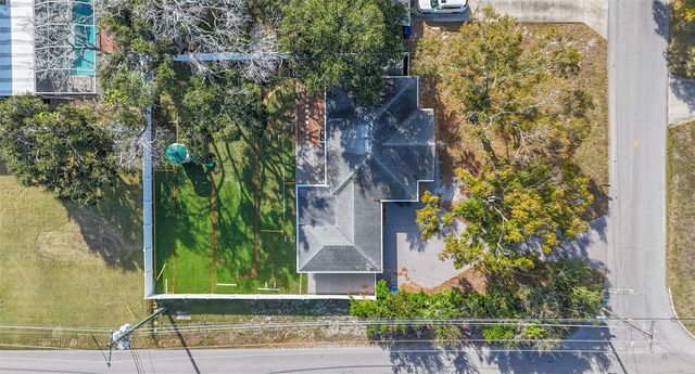 2302 S THIXTON COURT, Tampa, FL 33629