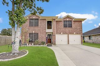 1711 Village Court Lane, Rosenberg, TX 77471