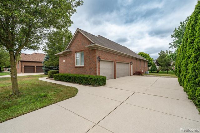 13823 Blue Beech Lane, Shelby Twp, MI 48315