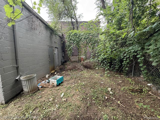 12040 Greenfield Road, Detroit, MI 48227