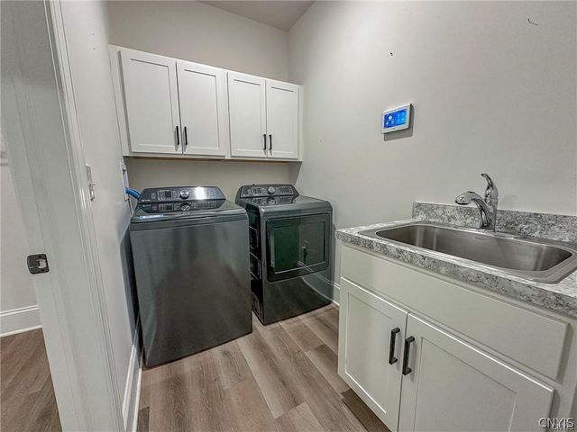 4544 Hollyshire Way, Clay, NY 13041