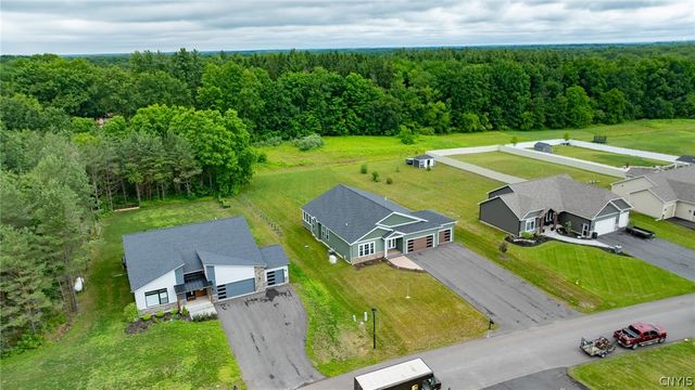 4544 Hollyshire Way, Clay, NY 13041