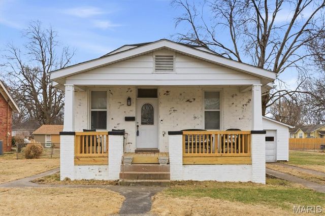 102 S 34th Street, Belleville, IL 62226