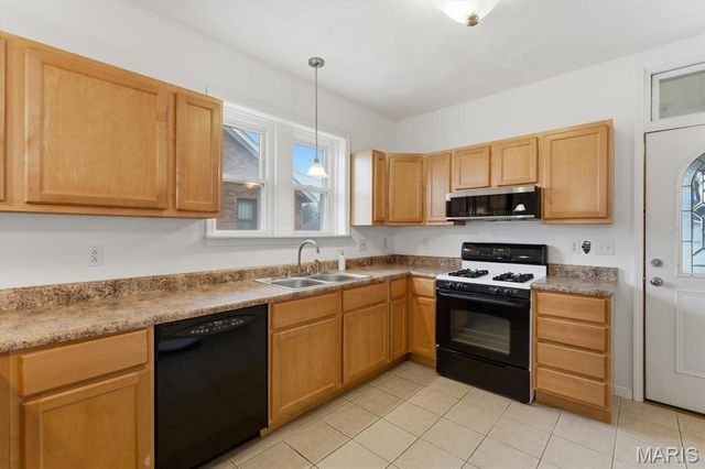 102 S 34th Street, Belleville, IL 62226