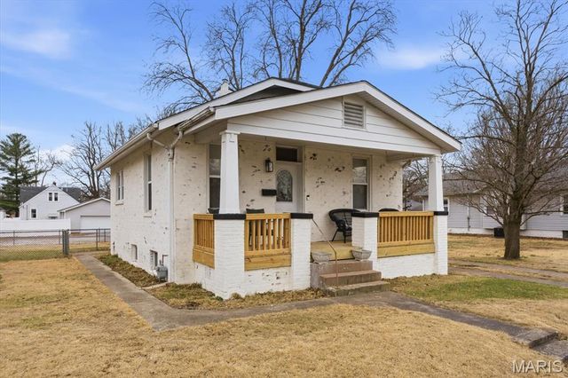 102 S 34th Street, Belleville, IL 62226