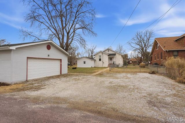102 S 34th Street, Belleville, IL 62226