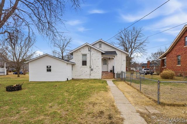 102 S 34th Street, Belleville, IL 62226