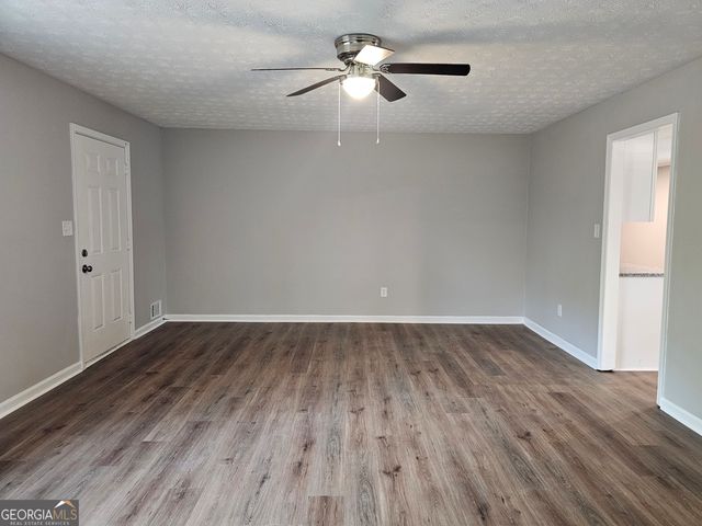 6829 Laurel View Court, Douglasville, GA 30135