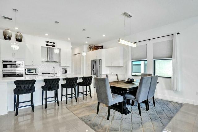12170 N Baypoint Circle, Parkland, FL 33076