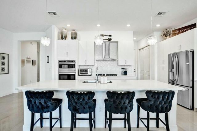 12170 N Baypoint Circle, Parkland, FL 33076