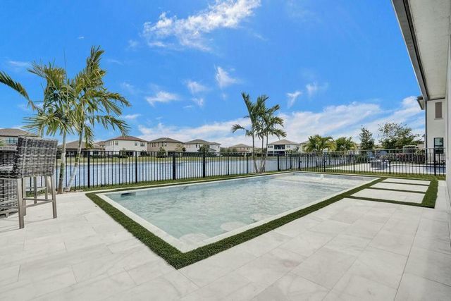 12170 N Baypoint Circle, Parkland, FL 33076