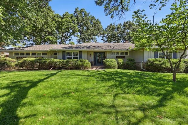 6332 Robinhood Drive, Merriam, KS 66203