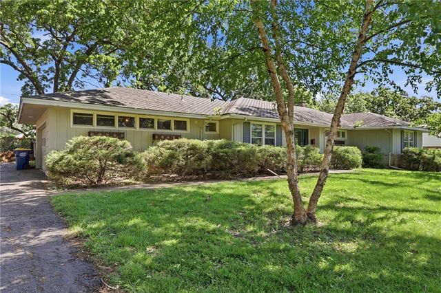 6332 Robinhood Drive, Merriam, KS 66203