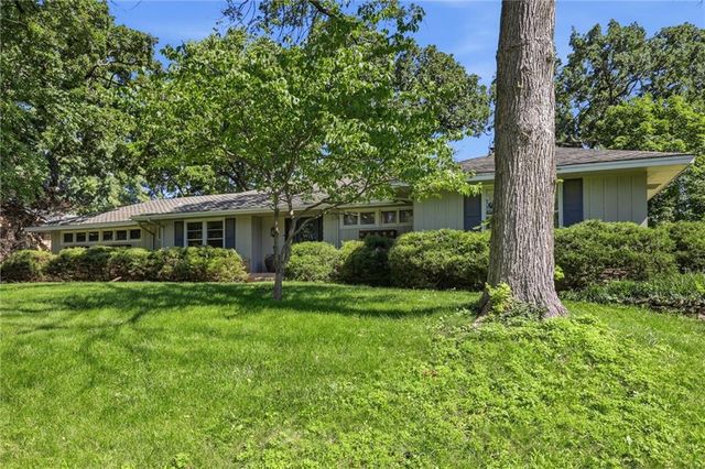 6332 Robinhood Drive, Merriam, KS 66203
