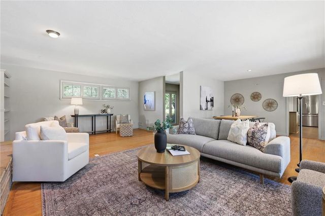 6332 Robinhood Drive, Merriam, KS 66203