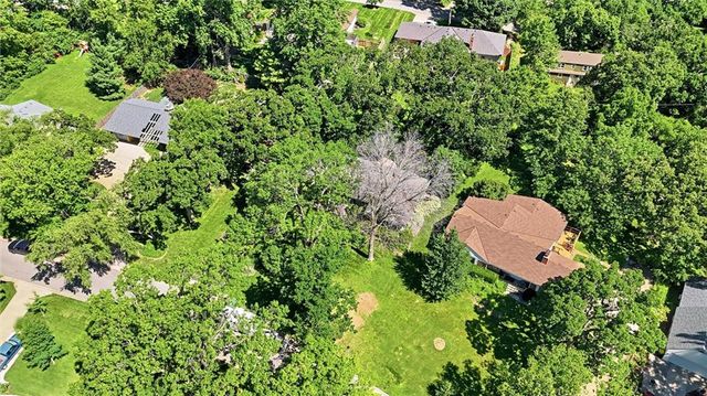 6332 Robinhood Drive, Merriam, KS 66203