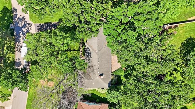 6332 Robinhood Drive, Merriam, KS 66203