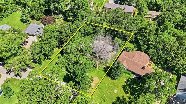 6332 Robinhood Drive, Merriam, KS 66203
