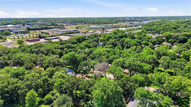 6332 Robinhood Drive, Merriam, KS 66203