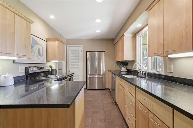 6332 Robinhood Drive, Merriam, KS 66203