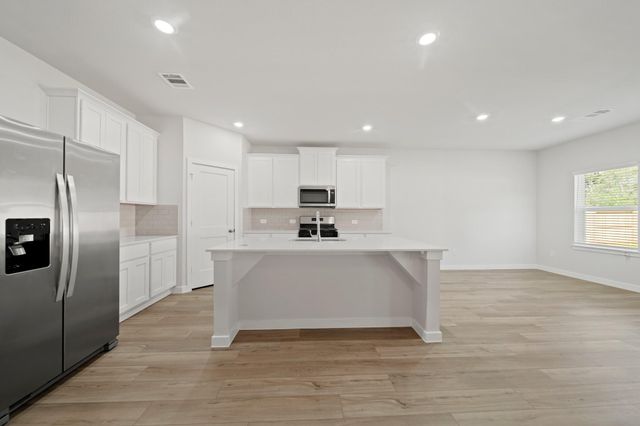 11018 Youngquist Drive, Mont Belvieu, TX 77535