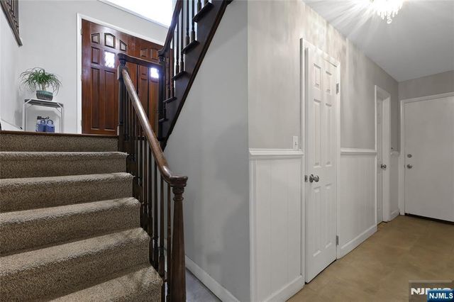 9 Keiller Court, North Haledon, NJ 07508