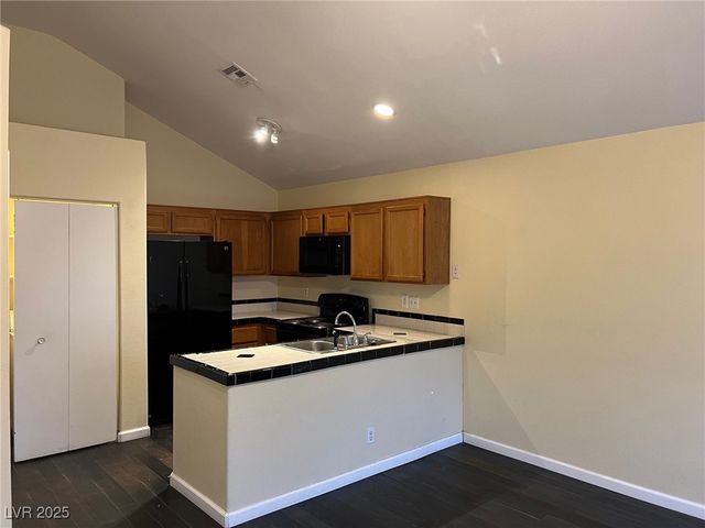 2121 Sun Swept Way, Henderson, NV 89074