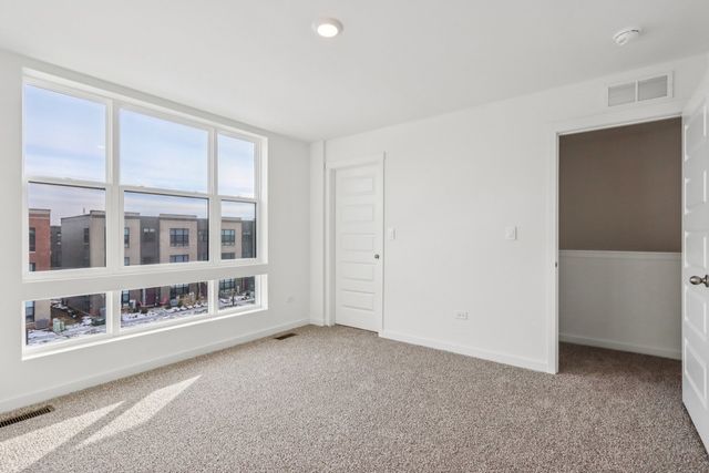 385 Summit Circle, Lombard, IL 60148