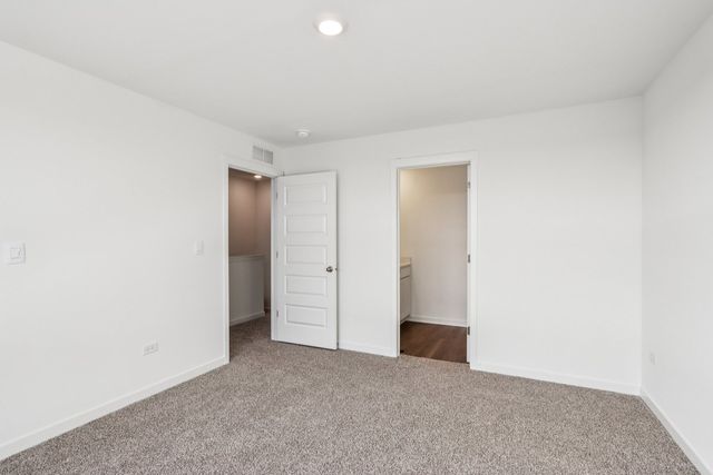 385 Summit Circle, Lombard, IL 60148