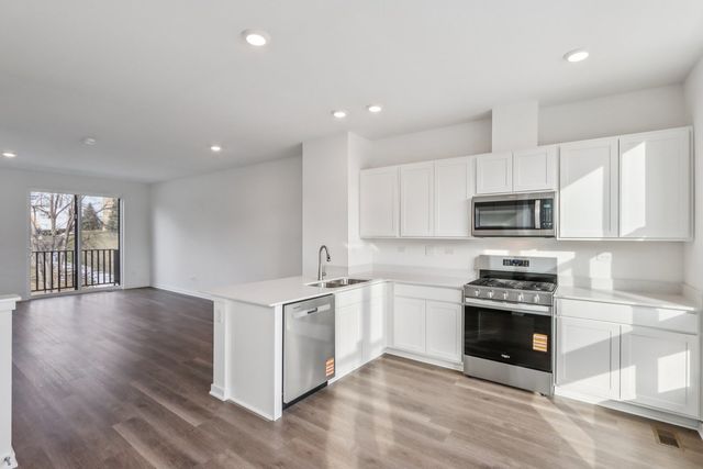 385 Summit Circle, Lombard, IL 60148