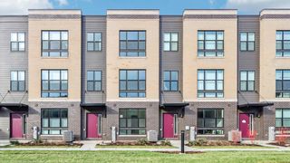 385 Summit Circle, Lombard, IL 60148