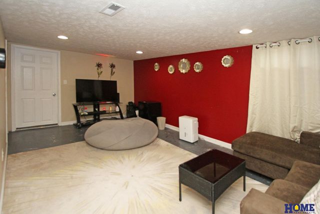 5501 Oldham Street, Lincoln, NE 68506