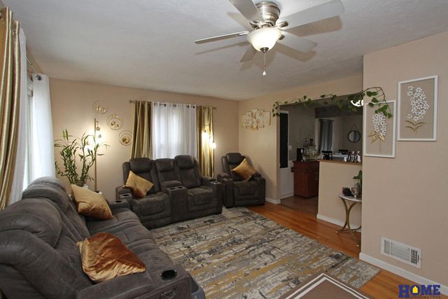 5501 Oldham Street, Lincoln, NE 68506