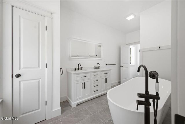 11 Elsies Way, Queensbury, NY 12804