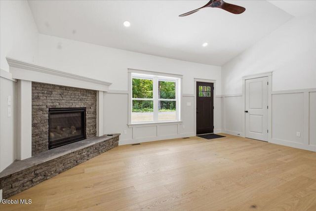 11 Elsies Way, Queensbury, NY 12804