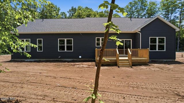 11 Elsies Way, Queensbury, NY 12804
