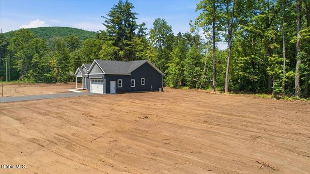 11 Elsies Way, Queensbury, NY 12804