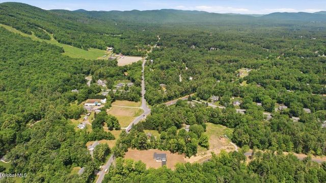 11 Elsies Way, Queensbury, NY 12804