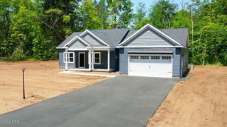 11 Elsies Way, Queensbury, NY 12804