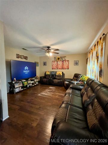 1019 Four Seasons Drive, Durant, OK 74701