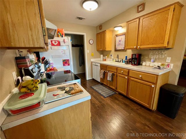 1019 Four Seasons Drive, Durant, OK 74701